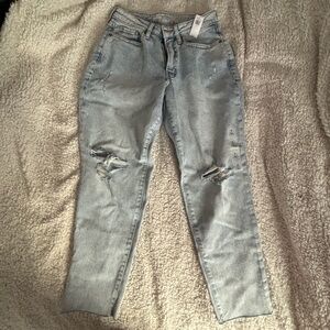 BRAND NEW old navy ripped jeans